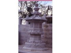 匠心雕琢千年韵 探访异形莲花石塔与浮雕底座在古建工程中的应用